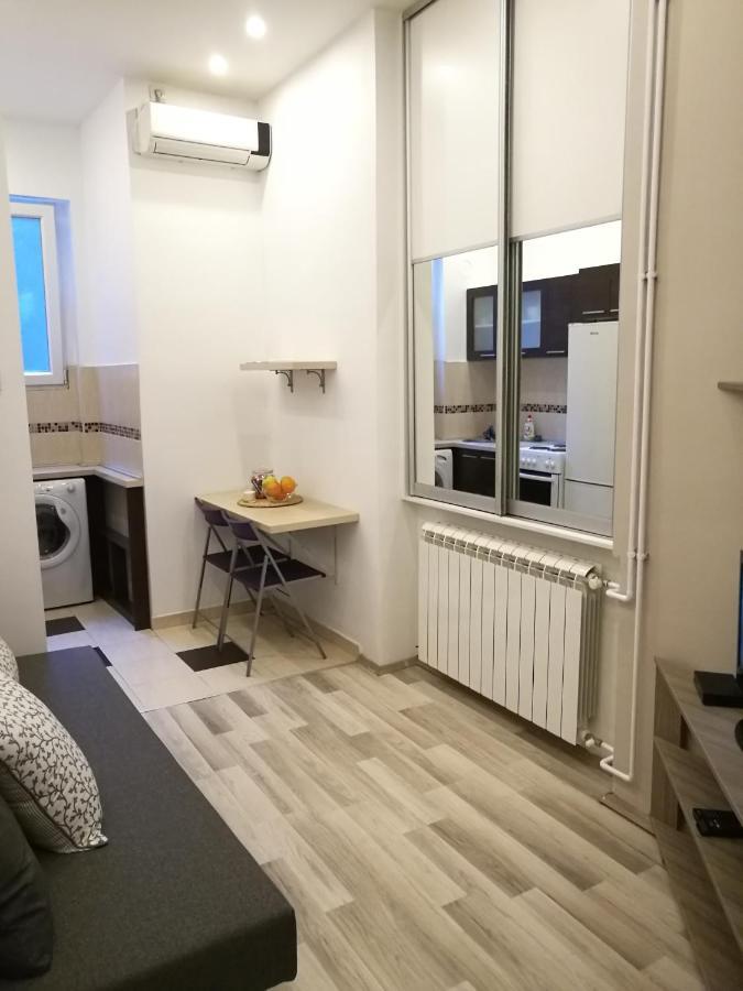 Apartment In The Heart Of Belgrad Exterior foto